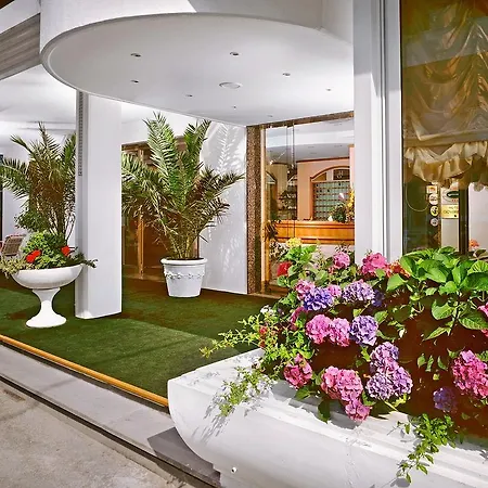 Giovanella Hotel 3*
